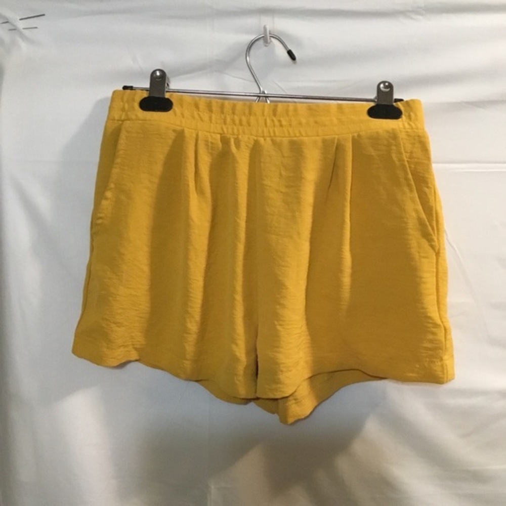 IRIS Gold Pull On Shorts